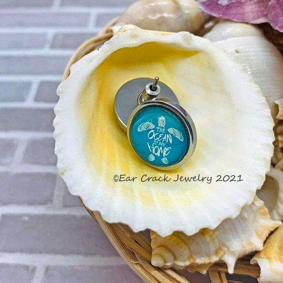 Hand Crafted 12 mm Sea Turtle stud earrings - Picture 5 of 7